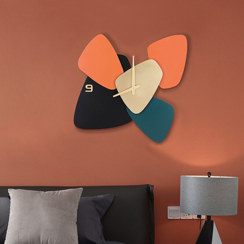 Horloge Design En Métal Coloré