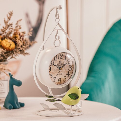 Horloge Futuriste Suspendue