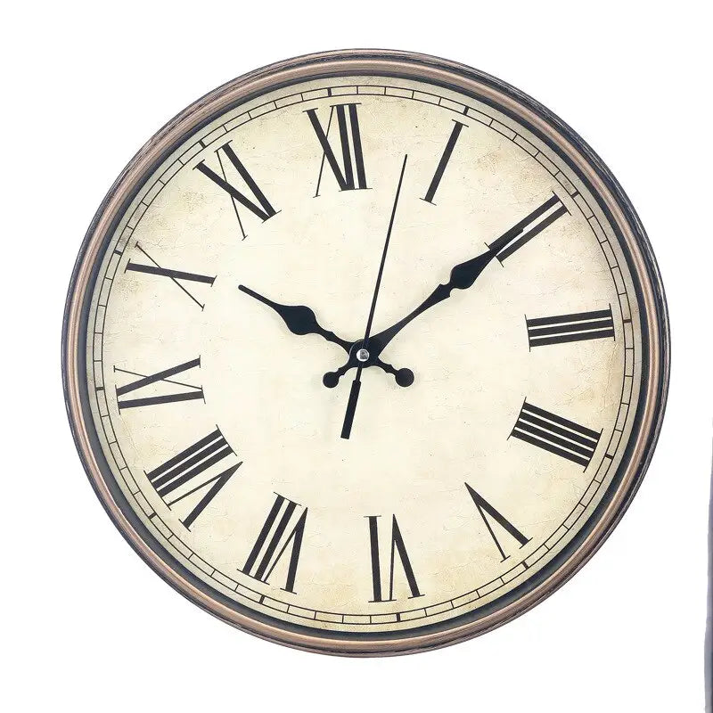horloge vintage avec chiffres romains - horloge-industrielle